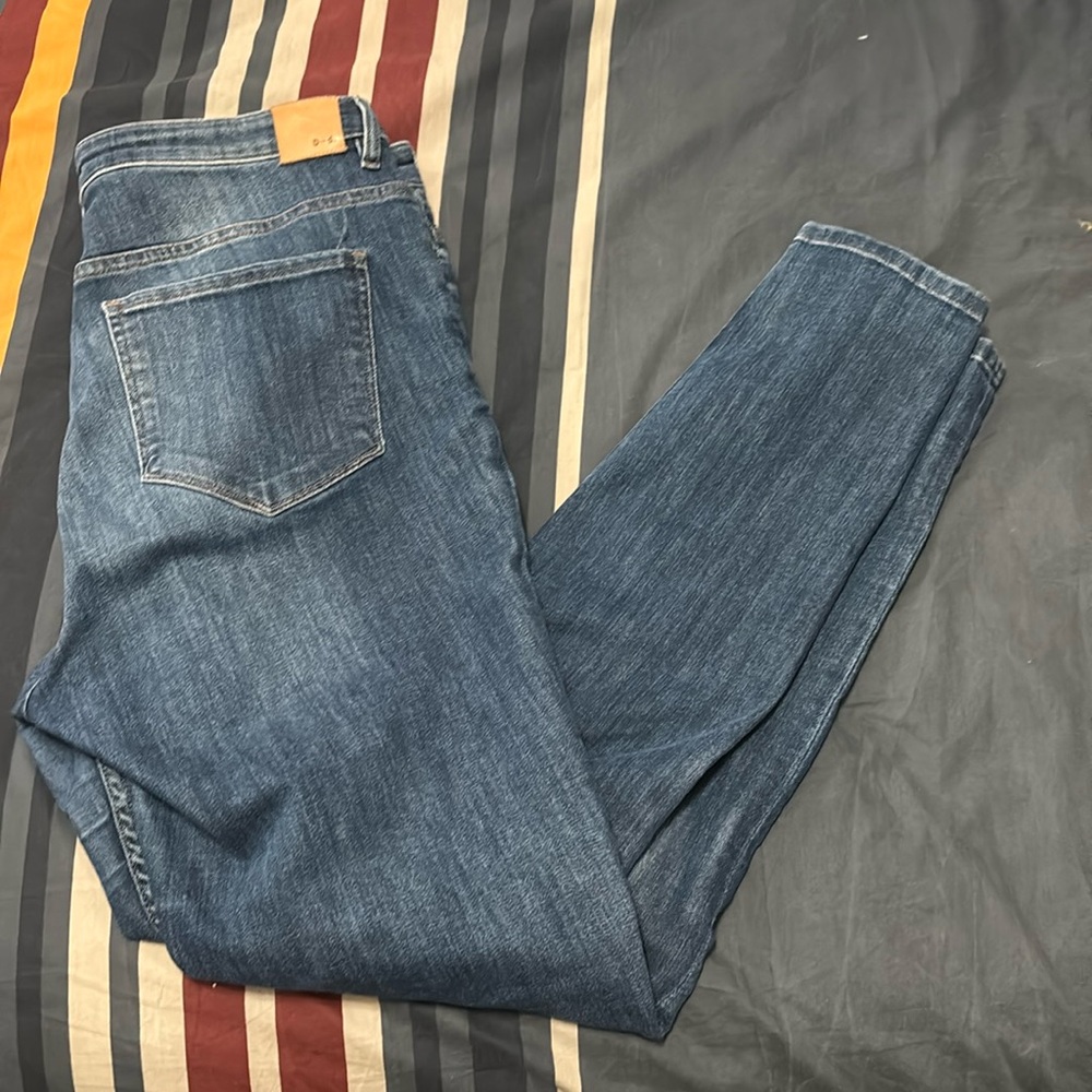 Dish-denim high rise skinny jeans Size 33 EUC